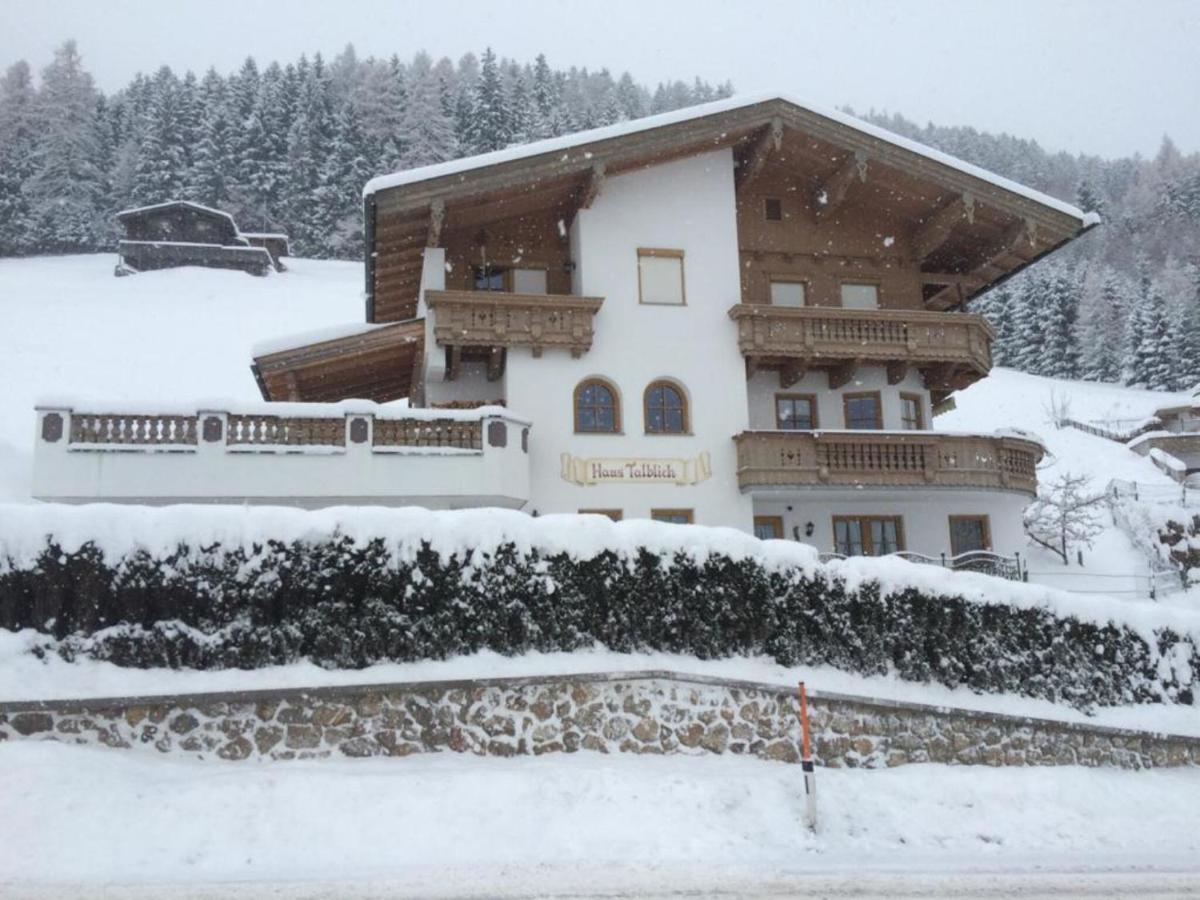 Quaint Apartment In Hainzenberg Near Horbergbahn Dış mekan fotoğraf
